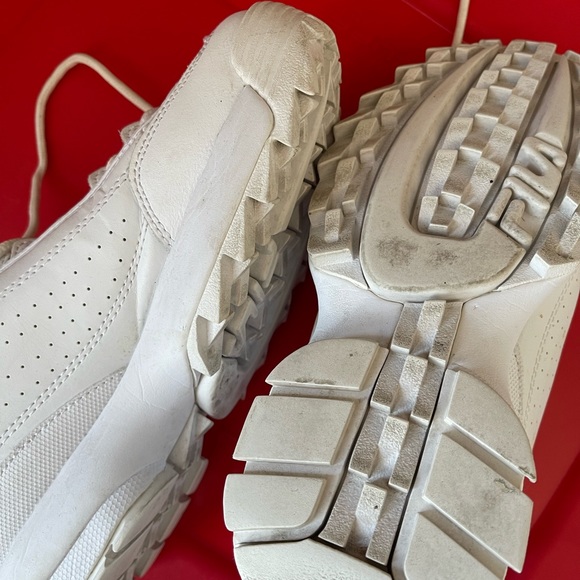 FILA sneakers in almost new condition. Work only a few times. - Picture 2 of 3